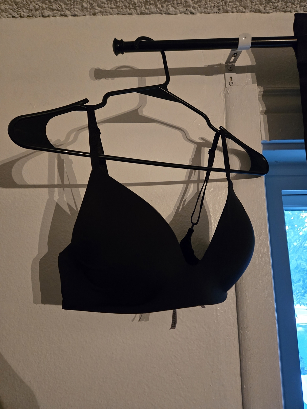 Victoria's Secret Black Lightly Lined Wireless T-Shirt Bra - Picture 2 of 4
